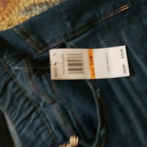 Democracy Jean Shorts - Picture 3 of 4